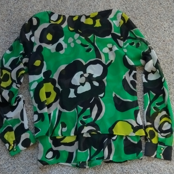 St. Patrick's Day SEXY top, sunglasses & necklaces - Picture 4 of 11